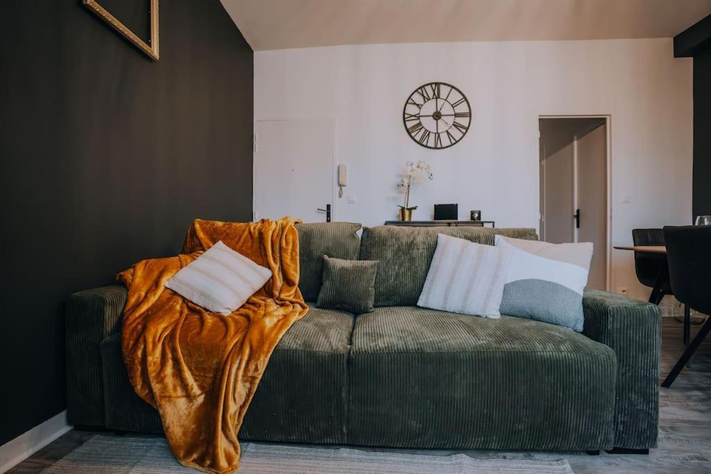 Le Bertrand • Le Raffinement En Coeur De Ville Châteauroux Buitenkant foto